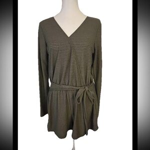 Billabong Olive Green V Neck Long Sleeve Short Romper With Tie Waist Medium